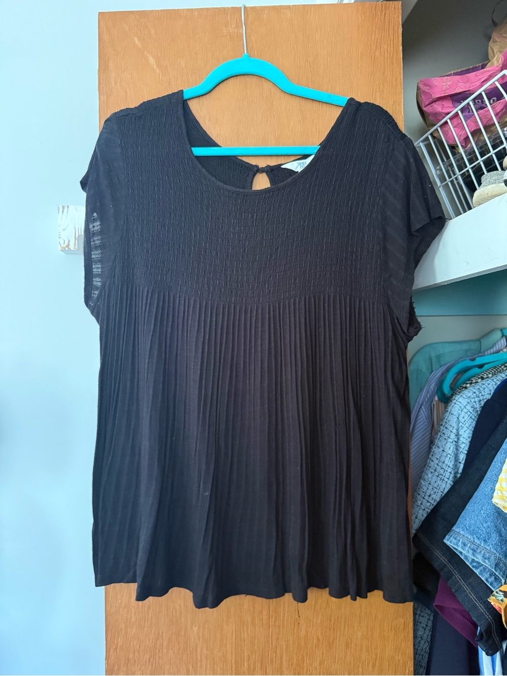 Time and Tru Black Pleated Short Sleeve Tunic